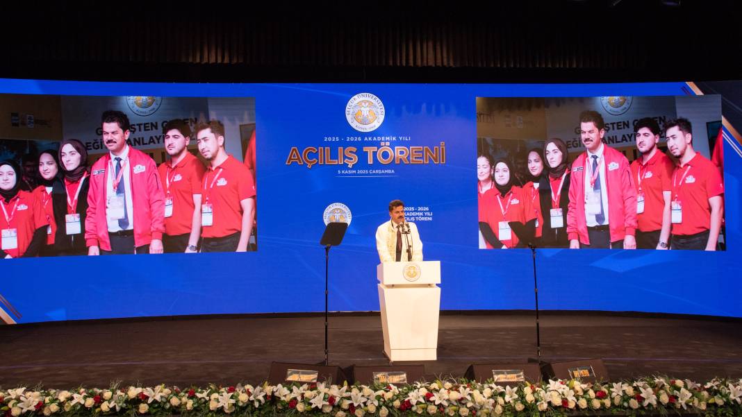 Selçuk Üniversitesi’nde yüzler Bakan Yerlikaya ile güldü 11